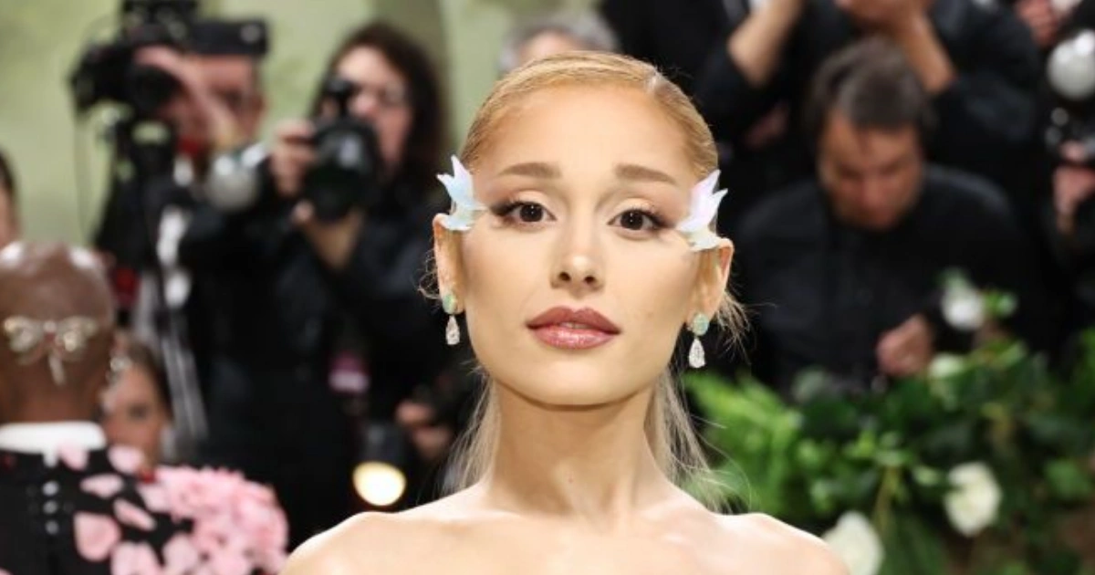 Ariana Grande S Enchanting Loewe Gown Takes Center Stage At The 2024