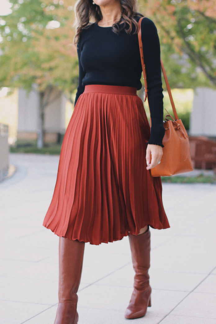 14 Chic Ways To Style A Pleated Skirt Leurr 
