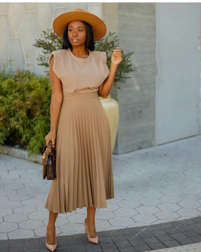 14 Chic Ways To Style A Pleated Skirt leurr