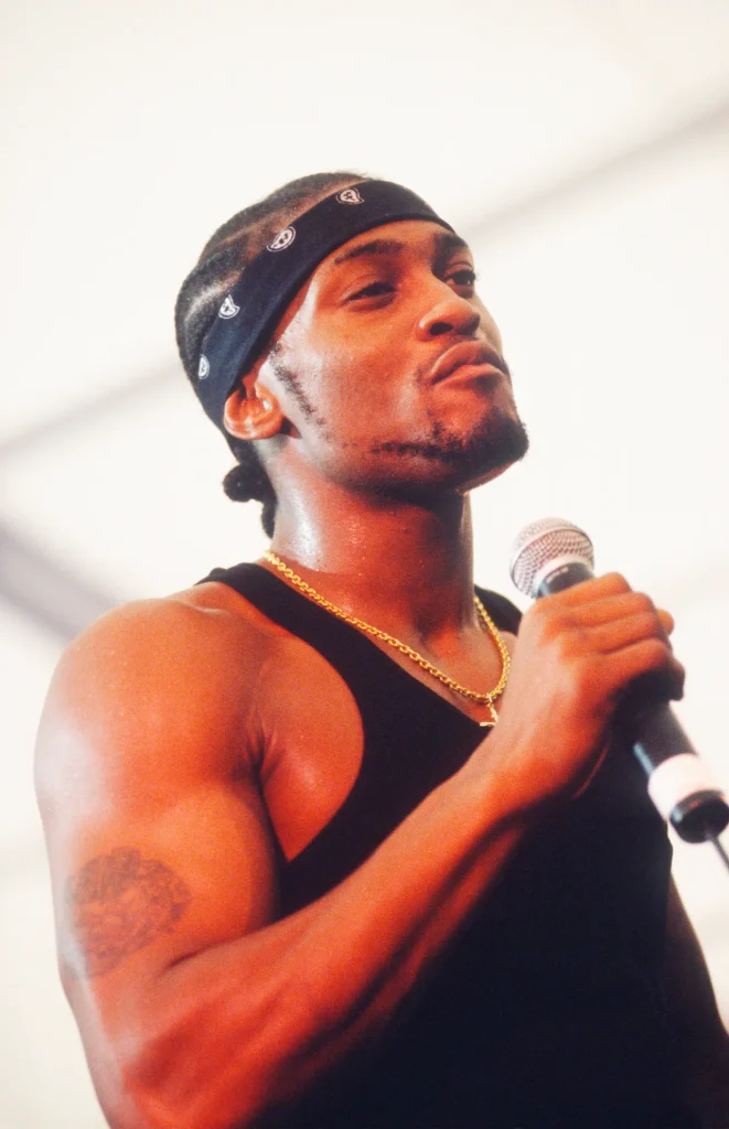 D'Angelo performing on stage Axion Beach Rock Festival Zeebrugge Belgium 15th July 2000.