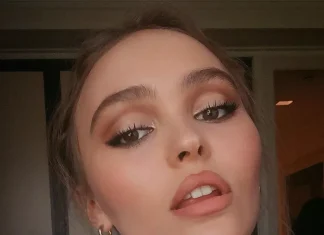 Lily-Rose Depp’s Smudged Liner And Barely-There Nude Lip Have Become The Internet’s Beauty Obsession