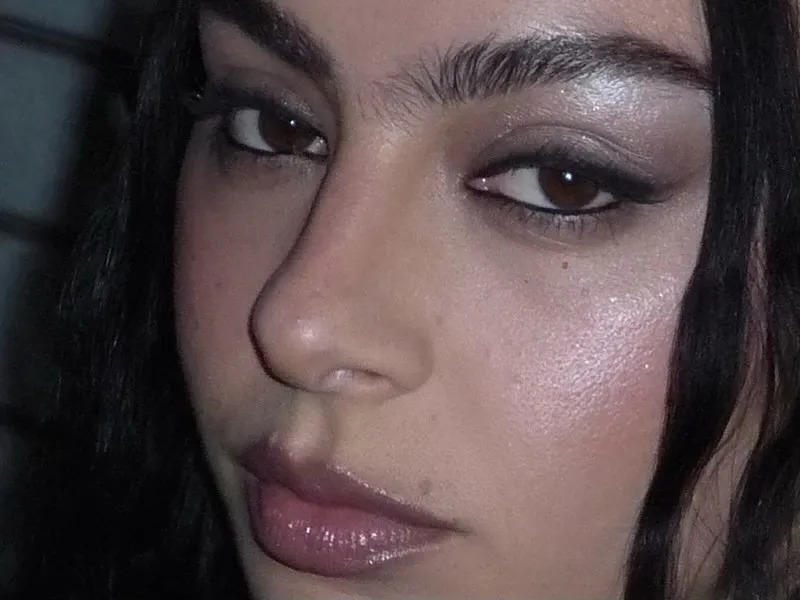 The Smudged Smoky Eye Is Back — And It’s Cooler Than Ever