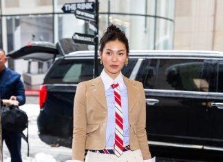 Chloé Kim Brings Spring to a Snowstorm in a Pleated Skirt Chloé Kim Brings Spring to a Snowstorm in a Pleated Skirt